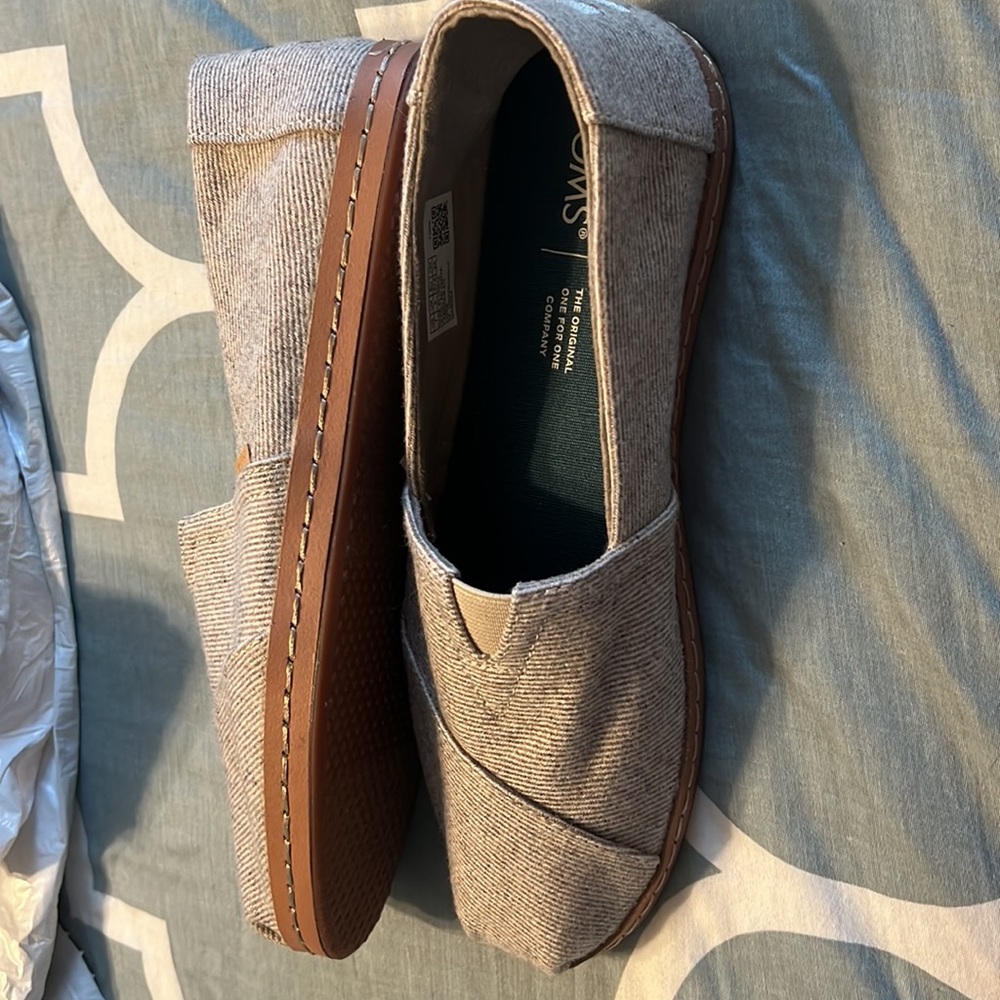 Brand new Alpargata leather wrapped Toms. Size 7 - Picture 5 of 6